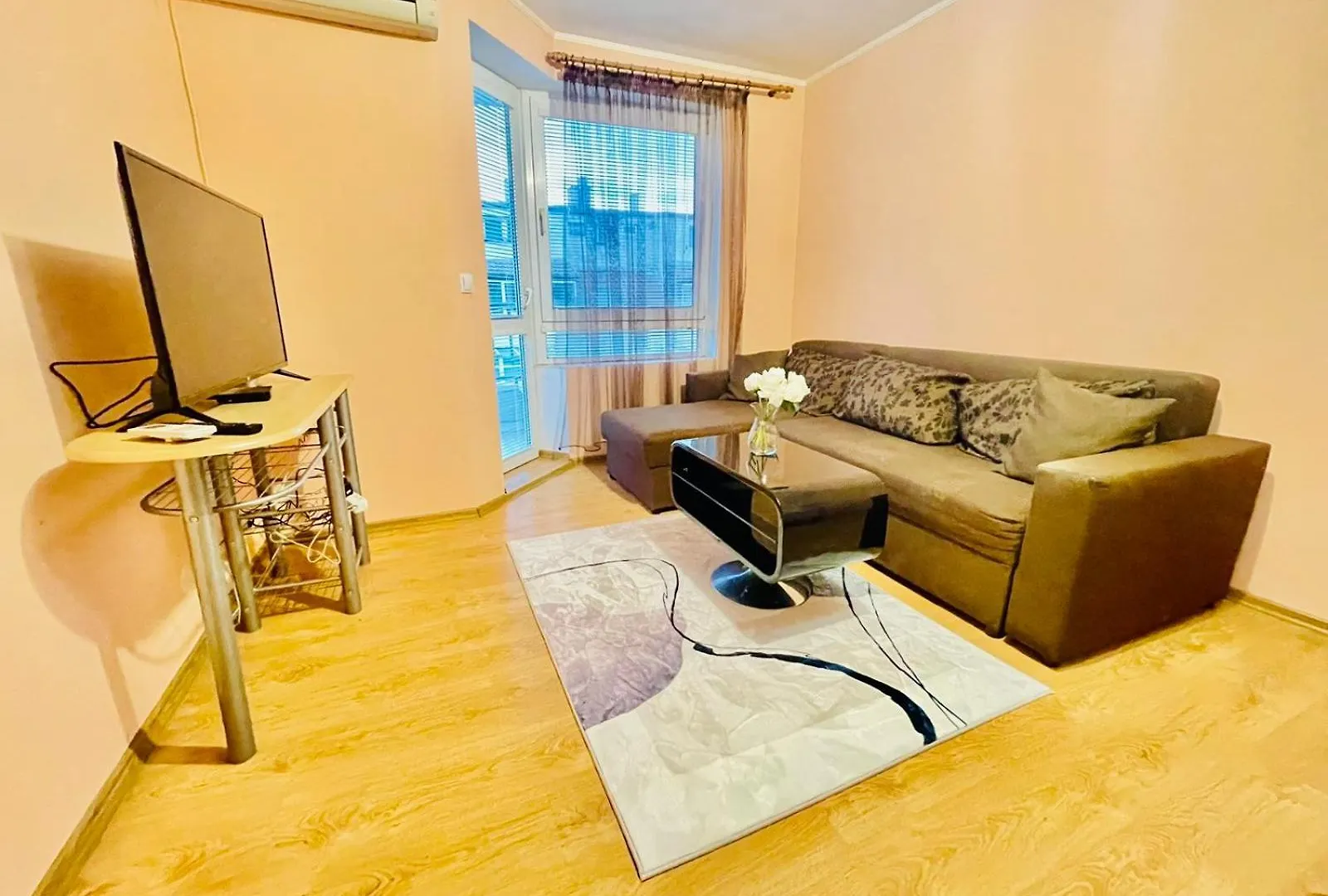 Central Pulse Apartment Varna