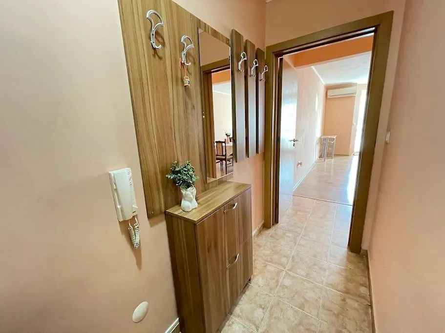 Central Pulse Apartment Varna